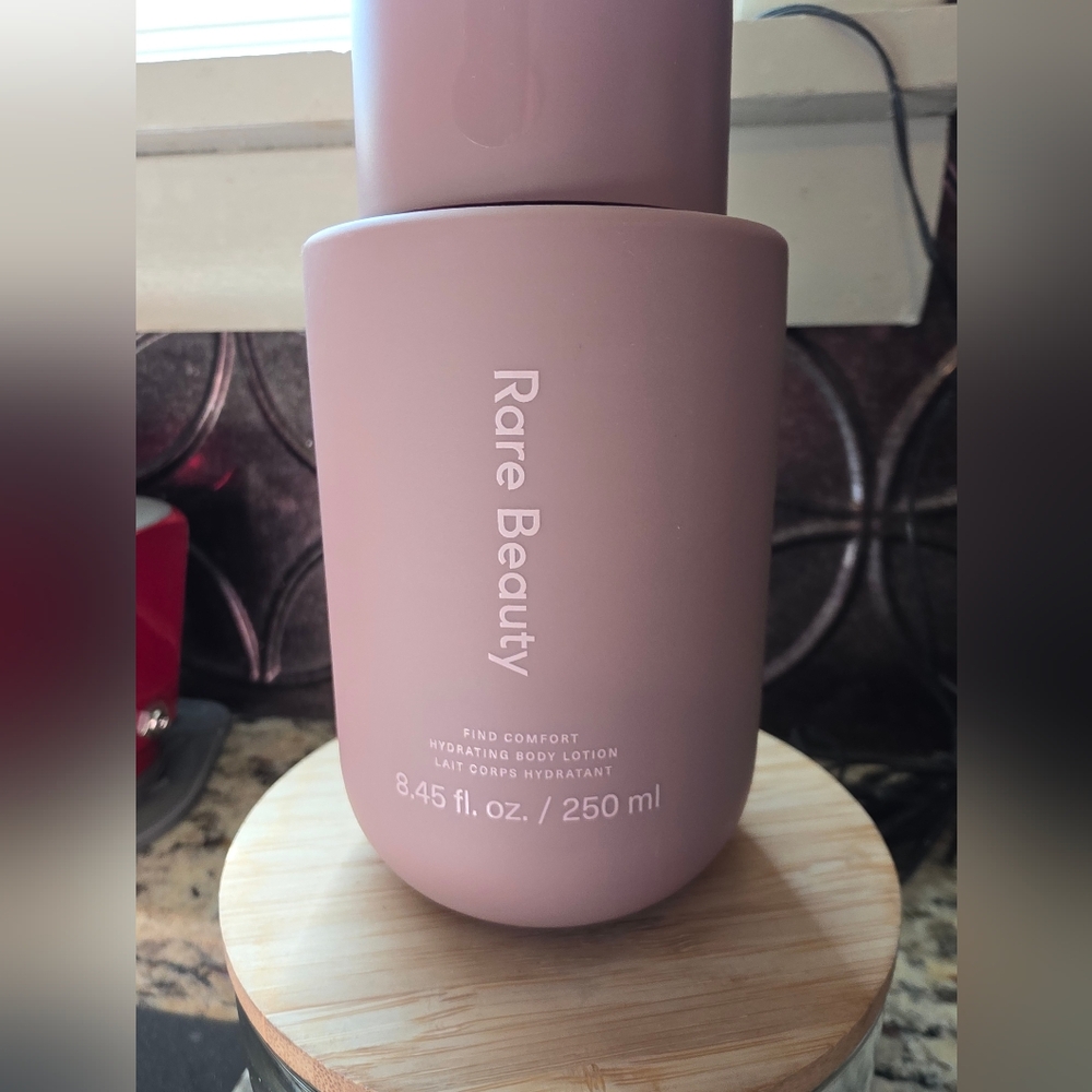 Rare Beauty Comforting Body Lotion in Soft Mauve